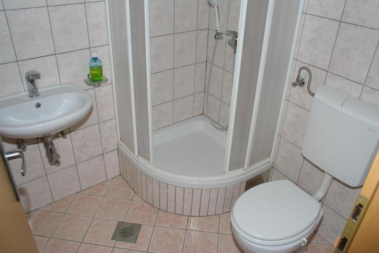 Apartments By The Sea Promajna, Makarska - 2673 Ngoại thất bức ảnh