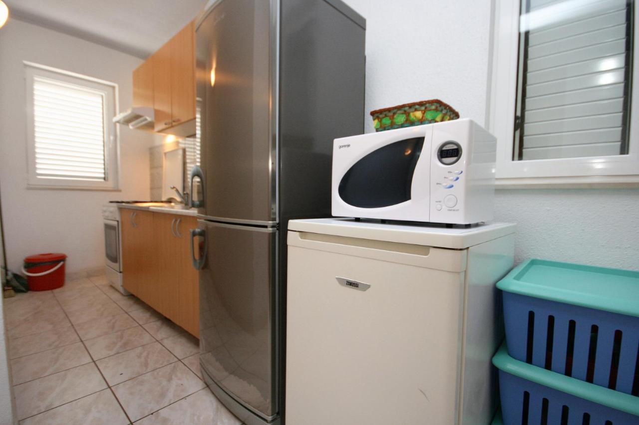 Apartments By The Sea Promajna, Makarska - 2673 Ngoại thất bức ảnh